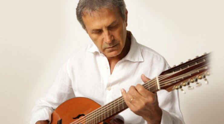 Μένουμε σπίτι με τον Γιώργο Νταλάρα και τα μεγάλα τραγούδια του Μίκη Θεοδωράκη και του Βασίλη Τσιτσάνη