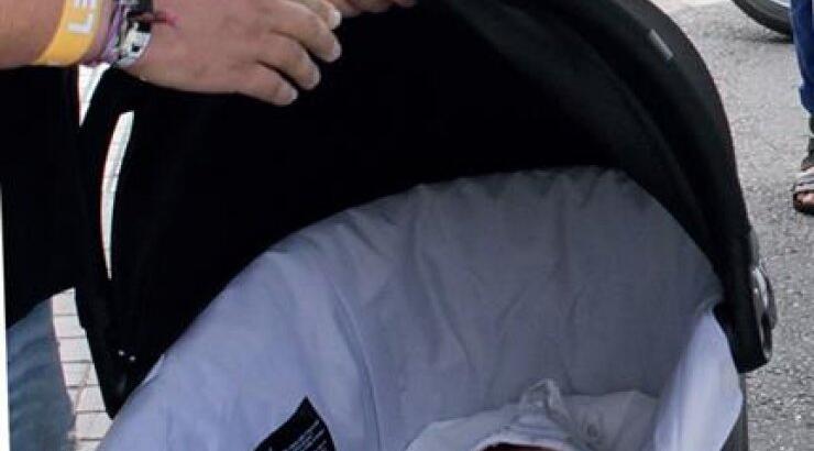 Έλληνας παρουσιαστής με τον νεογέννητο γιο του!