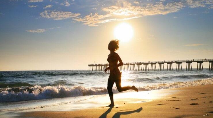 Τρέξιμο στην παραλία: Η super άσκηση στις διακοπές
