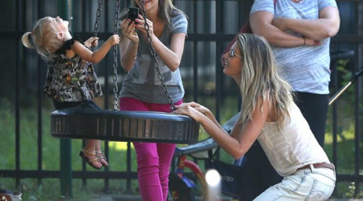 Αυτή είναι η πιο καλή μαμά του Hollywood [εικόνες]