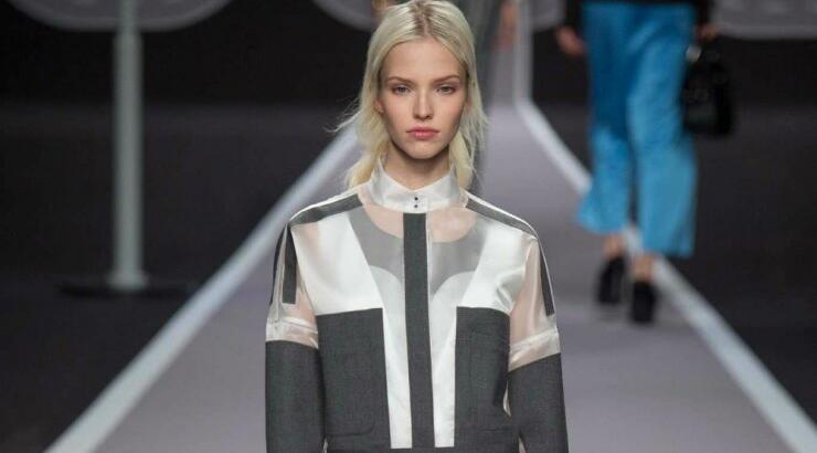 Πώς να αντιμετωπίσετε το πρόωρο γκριζάρισμα των μαλλιών 