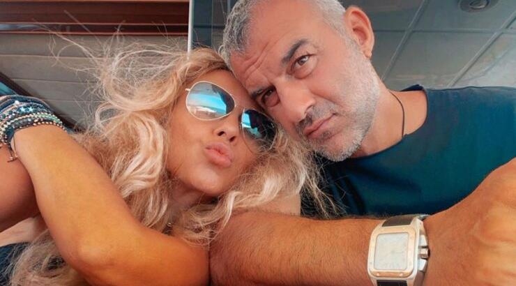 Γωγώ Μαστροκώστα: Η καλοκαιρινή εικόνα που δημοσίευσε με τον σύζυγό της και την κόρη τους αγκαλιά