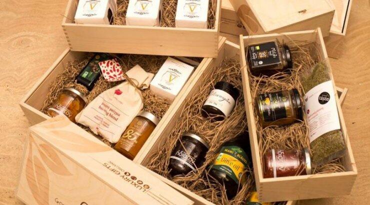 Αγοράζουμε μέλι, βότανα, μαρμελάδες, γλυκά του κουταλιού κ.ά. μόνο με ένα κλικ