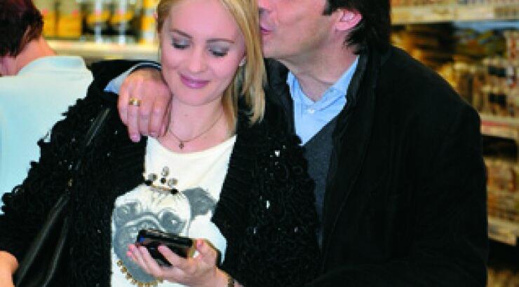 Αχιλλέας Γραµµατικόπουλος & Μιράντα Γιατρού: Στην υπεραγορά για τα ψώνια τους