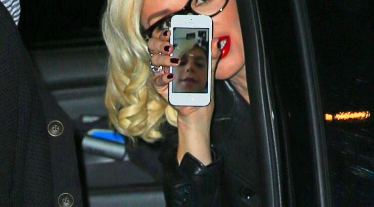 Η Gwen Stefani διαφημίζει το γιο της στους θαυμαστές της [εικόνες]