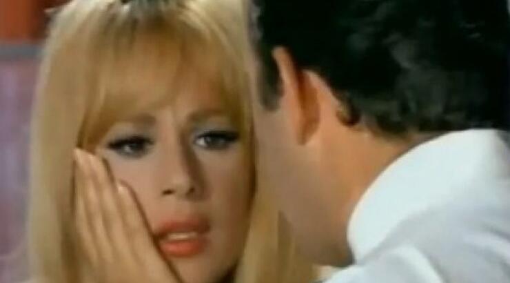 Χαμός στο Facebook με το «Harlem Shake» της Αλίκης Βουγιουκλάκη