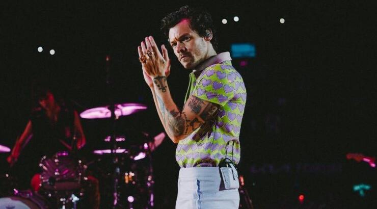 Harry Styles: Αυτή η καλλονή φημολογείται ότι είναι η νέα του σύντροφος [εικόνες]
