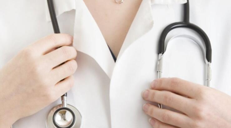  Έλληνας γυναικολόγος αφαίρεσε τη μήτρα 42χρονης  μέσα από τον ομφαλό με οπή μόλις δύο εκατοστών