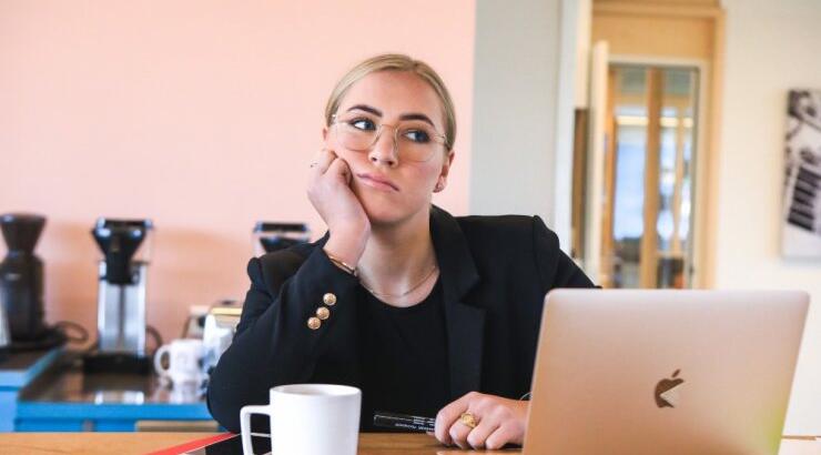 Είσαι αναβλητική; Μάθε ποια είναι τα έξι βήματα που θα σε βοηθήσουν να το ξεπεράσεις!