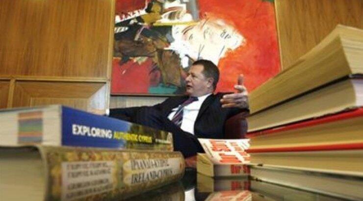 Χούρικαν: "Bουλευτές ωθούν οφειλέτες να μην ξοφλούν δάνεια" 