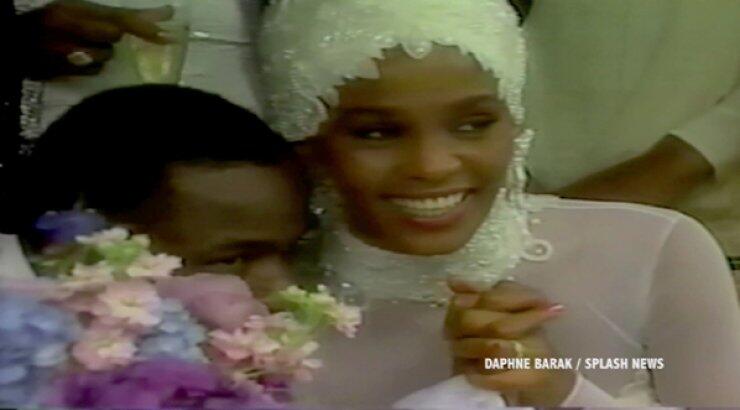 Σπάνιες φωτογραφίες από το γάμο της Whitney Huston στο φως της δημοσιότητας