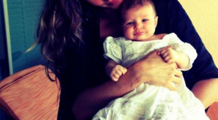 Δείτε την μόλις δυο μηνών κόρη της Ζιζέλ