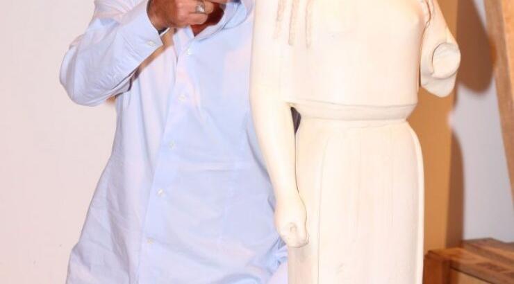 Δείτε το γραμματόσημο με την προσωπογραφία του Νίκου Αλιάγα