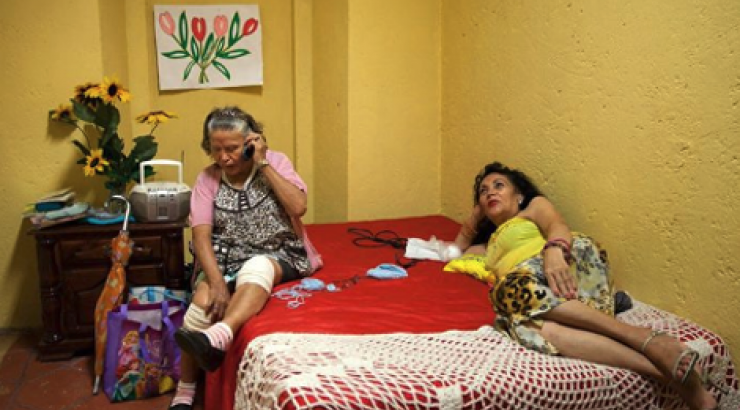 Τι κάνουν οι ιερόδουλες όταν γεράσουν -Η ζωή μετά τη σύνταξη από τα κόκκινα φανάρια [εικόνες] 