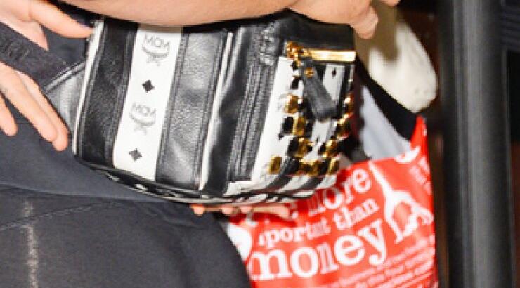 Ανερχόμενη σταρ του Hollywood κυκλοφορεί χωρίς εσώρουχο [εικόνες]