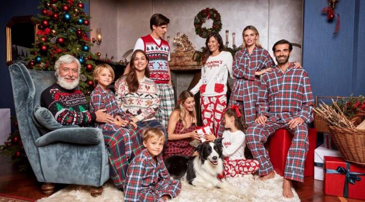 Η Tezenis μας βάζει με τη νέα της καμπάνια στο πνεύμα των Χριστουγέννων