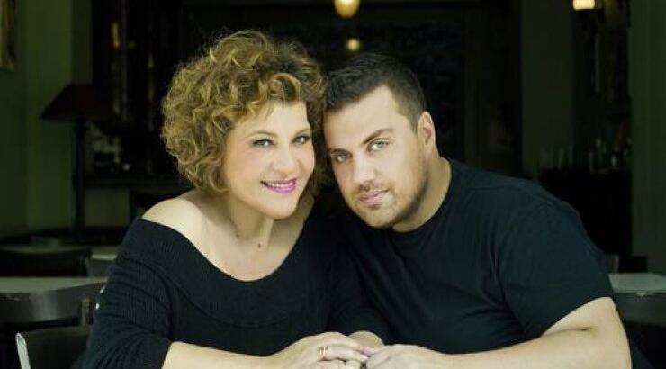 Ακούμε το νέο τραγούδι του Θέμη Καραμουρατίδη με τη Γιώτα Νέγκα [βίντεο]