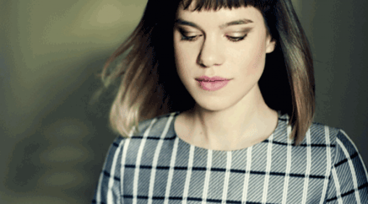 H Monika κυκλοφόρησε το πρώτο ελληνόφωνο τραγούδι της και μας ενθουσίασε