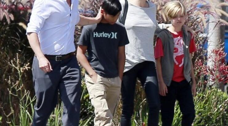 Η νταντά της Jolie σπάει τη σιωπή της