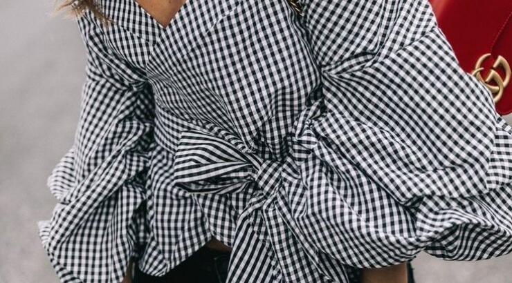 Wrap top: Το πιο ευκολοφόρετο κομμάτι του καλοκαιριού