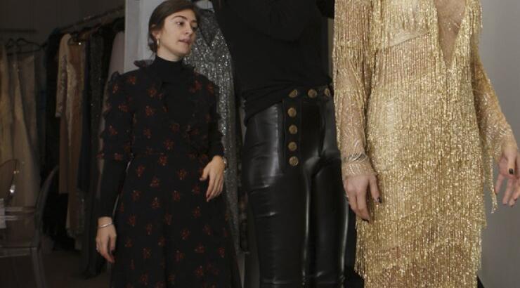 Τρυπώσαμε στο ατελιέ της Έφης Παπαϊωάννου και είδαμε τι θα φορέσει στα βραβεία Time Out Eating Awards 2017