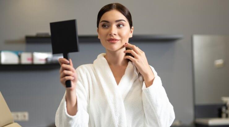 Καστορέλαιο: Η φυσική λύση για άμεση ενυδάτωση στην επιδερμίδα και στα μαλλιά σου