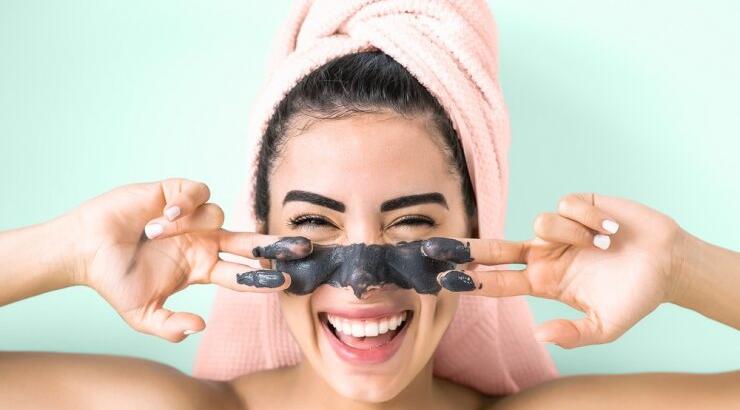 Tips για τη σωστή περιποίηση προσώπου ανάλογα με την ηλικία σου