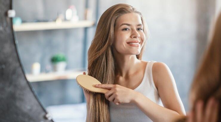 Πως να καθαρίσεις τις ακαθαρσίες από τη βούρτσα μαλλιών