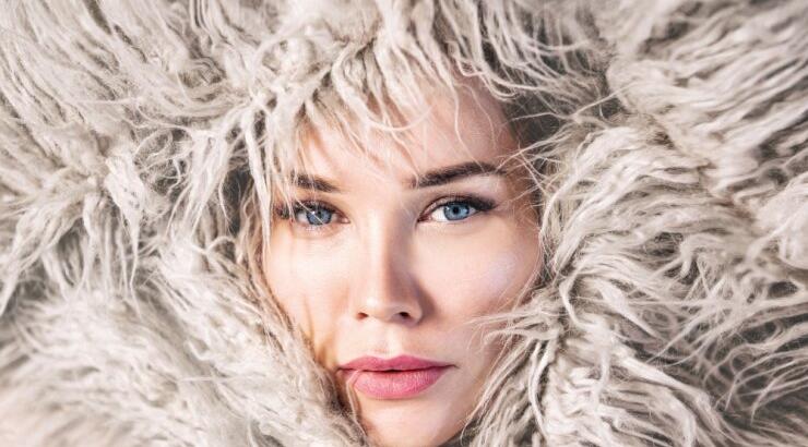 Πεσμένα βλέφαρα: Εύκολο μακιγιάζ που θα κάνει τα μάτια σου να φαίνονται πιο ανοικτά