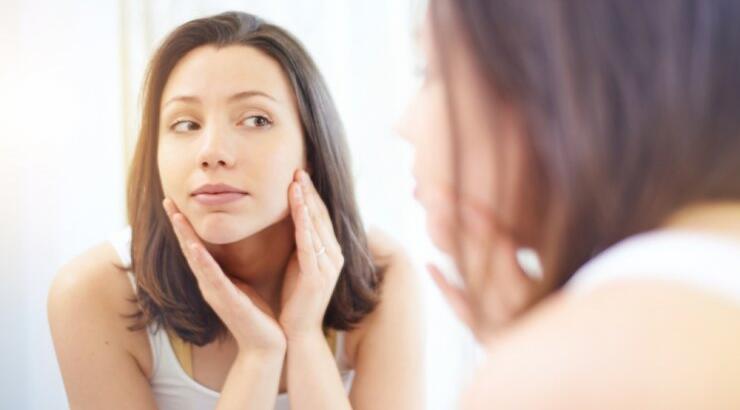 Πώς να διατηρήσεις ενυδατωμένη και υγιή την επιδερμίδα σου σε ψυχρές θερμοκρασίες