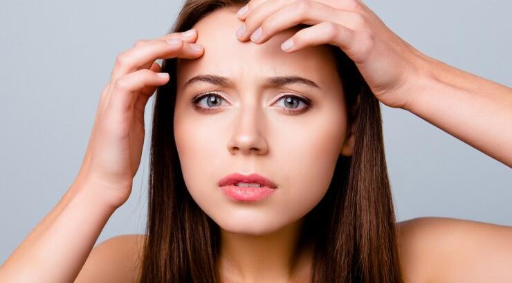 2 εύκολοι τρόποι να αντιμετωπίσεις τα σπυράκια μέσα σε λίγες ώρες