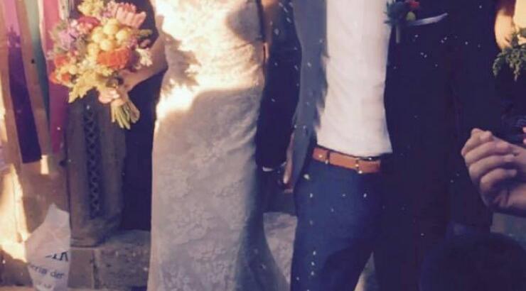 Κύπρια ηθοποιός παντρεύτηκε τον αγαπημένο της αγκαλιά με τον γιο τους!