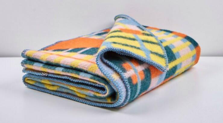 Ελβετικές κουβέρτες εμπνευσμένες από το κίνημα Bauhaus