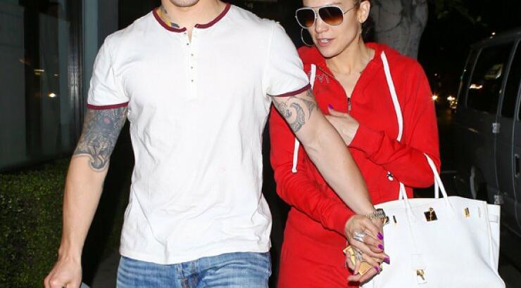 Jennifer Lopez: Ζει τον απόλυτο έρωτα δίπλα στον Casper [εικόνες]