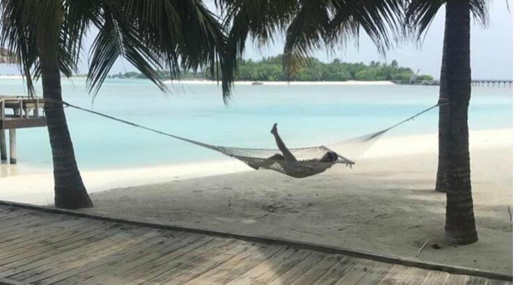 Το μήνυμα επώνυμης Κύπριας που γιόρτασε τα γενέθλια της σε καραντίνα