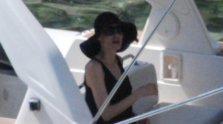 Που πήγε η Angelina Jolie αμέσως μετά το γάμο της; [εικόνες]