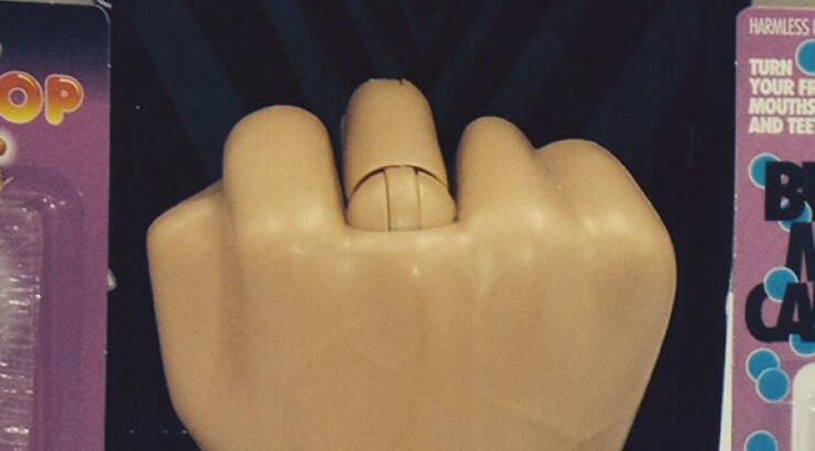 Δείτε το ασυνήθιστο δώρο που έκανε η Jolie στο γιο της [εικόνες]