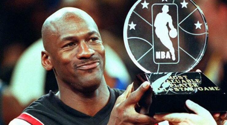 Ο Μάικλ Τζόρνταν παραμένει ο κορυφαίος μπασκετμπολίστας και στα 51 του! 