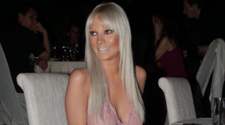 Τζούλια Αλεξανδράτου: Πόζαρε γυμνή και μας έδειξε πόσο μεγάλωσε κοιλιά της