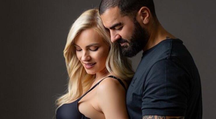 Γέννησε η Τζούλια Νόβα  - Η πρώτη φωτογραφία με το μωράκι της 