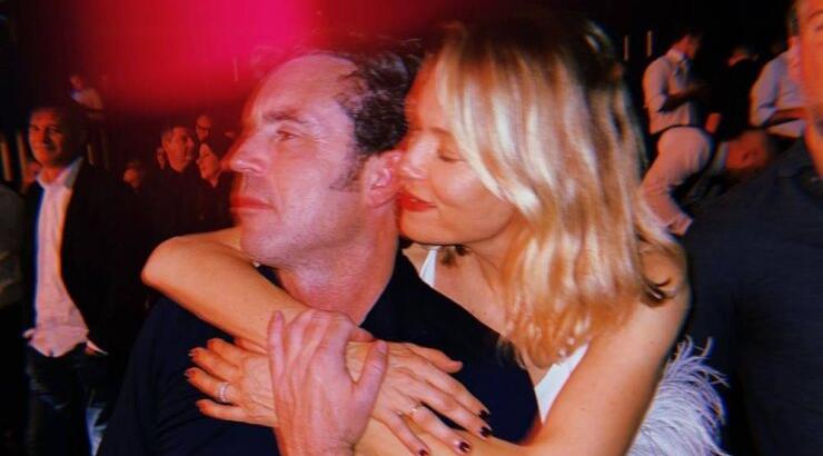 Βίκυ Καγιά – Ηλίας Κρασσάς: Full in love στη Μύκονο – Τα τρυφερά φιλιά στο νησί [βίντεο]