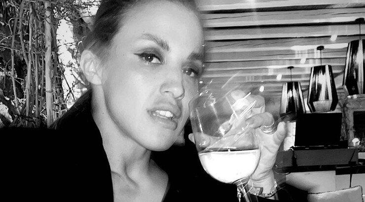 Κάλια Ελευθερίου: Τραβάει story στη Μύκονο και “εισβάλλει” σε αυτό ο σύντροφός της! [βίντεο]