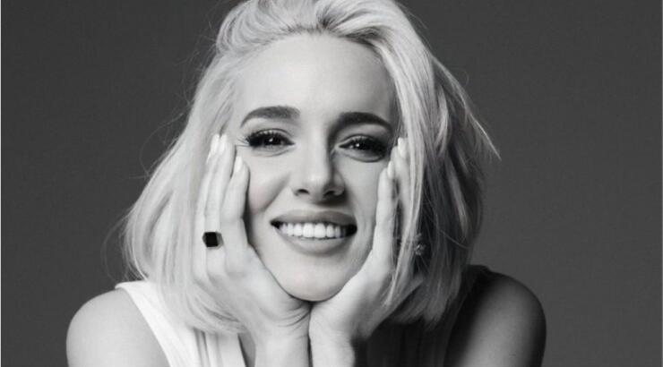 Καλομοίρα: Ο λόγος που πήρε την απόφαση να φύγει από την Ελλάδα στο απόγειο της καριέρας της