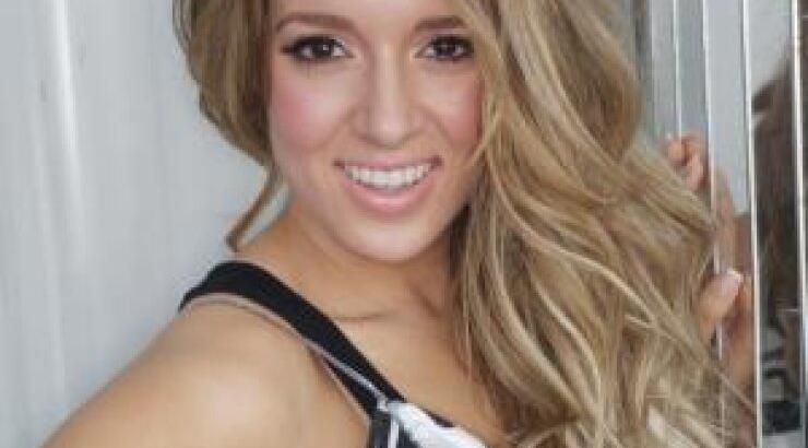 Καλομοίρα: Θα βαφτίσει τους γιους της στο χωριό!