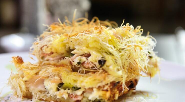 Κανταϊφι με τυριά και αλλαντικά στο φούρνο