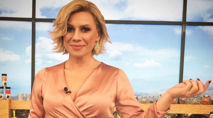 Κατερίνα Καραβάτου: Την είδαμε στο λούνα παρκ μαζί με τα παιδιά της [εικόνες]