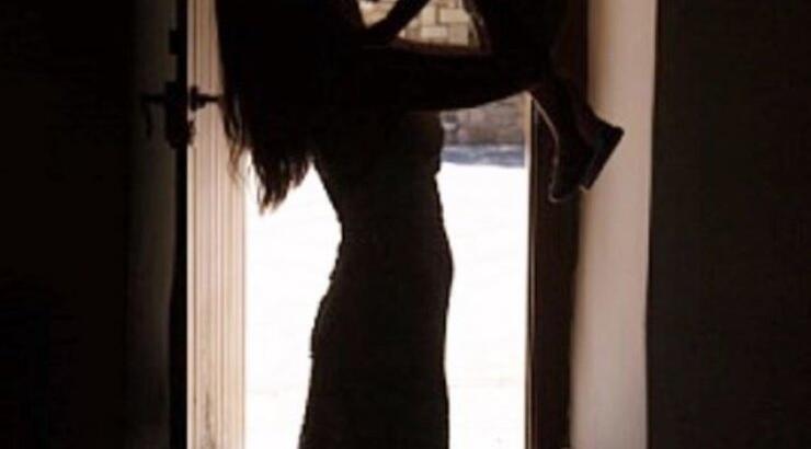 Ελληνίδα παρουσιάστρια ποζάρει με φουσκωμένη κοιλίτσα λίγες μέρες πριν τη γέννα του δεύτερου παιδιού της [εικόνα]