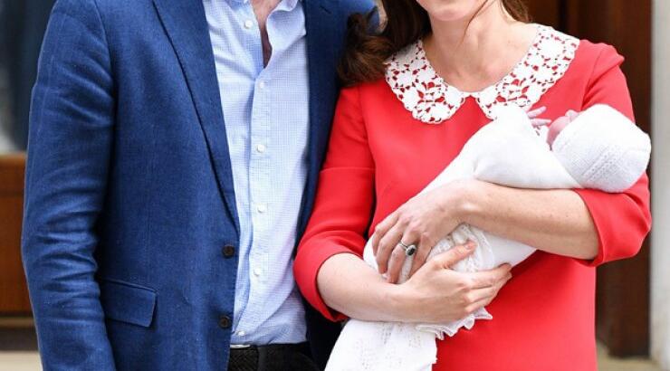 Kate Middleton: Η εμφάνιση της έξω από το νοσοκομείο θύμιζε την πριγκίπισσα Diana!