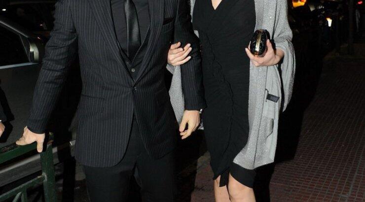 Κάτια – Σάκης: Το καυτό φιλί στο κέντρο της Αθήνας [εικόνες]