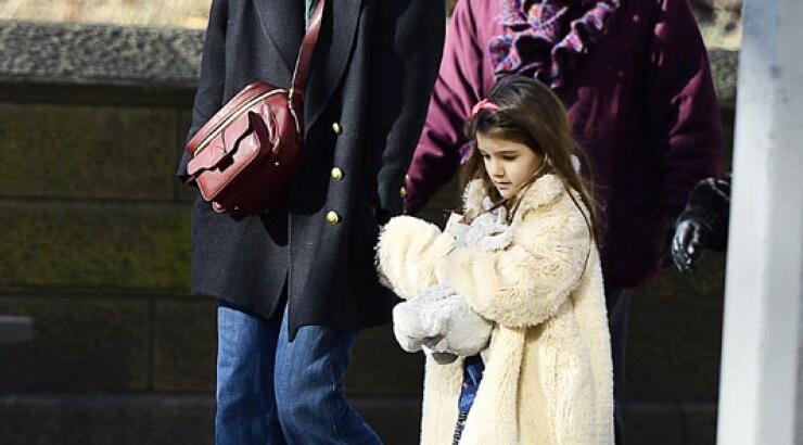 Katie Holmes & Suri Cruise: Με ατημέλητο look σε μουσείο της Νέας Υόρκης
